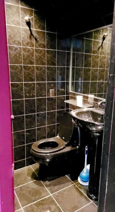 Spacious 3 Level Condo/townhouse, Free Parking. *