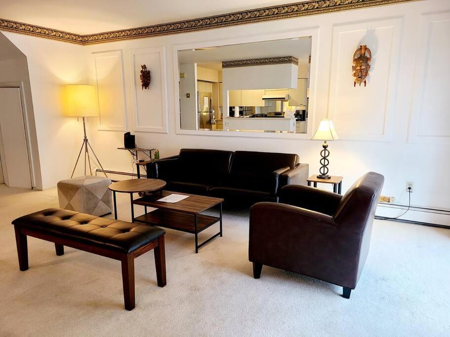 Spacious 3 Level Condo/townhouse, Free Parking.